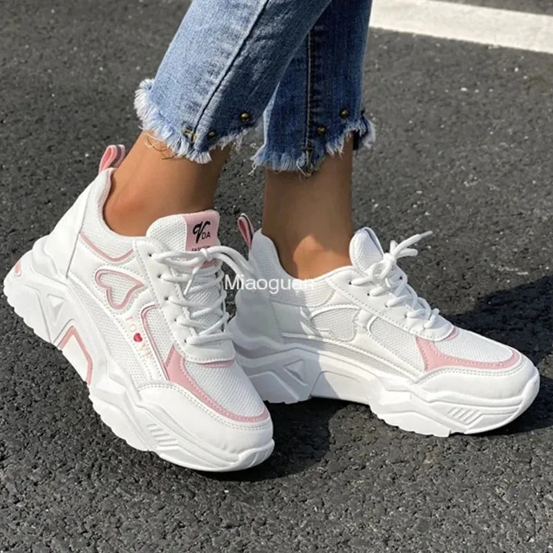 2024 New Letter Graphic Lace-up Wedge Sneakers Women Breath Thick Bottom Shoes Lace-Up Flat Leisure Shoes Outside Fashion Casual